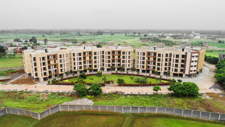 How to Choose Between Apartment Living and Villa Lifestyle in Raipur